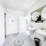 Guest house Amanda 3*