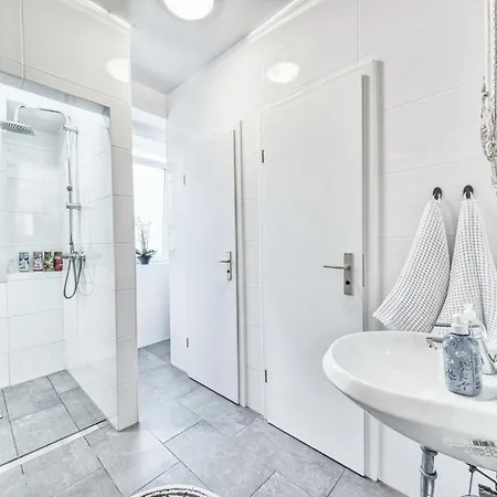 Amanda ゲストハウス 3*