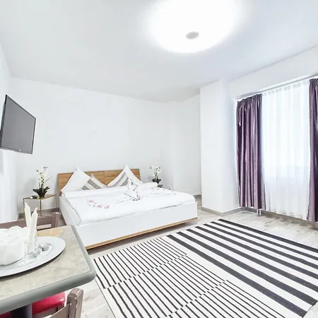 Amanda 3* ベルリン