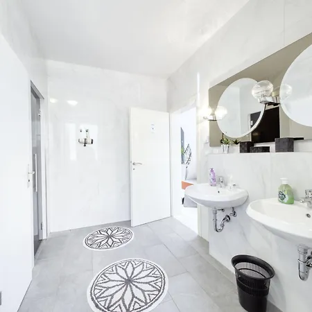 ゲストハウス Amanda 3*